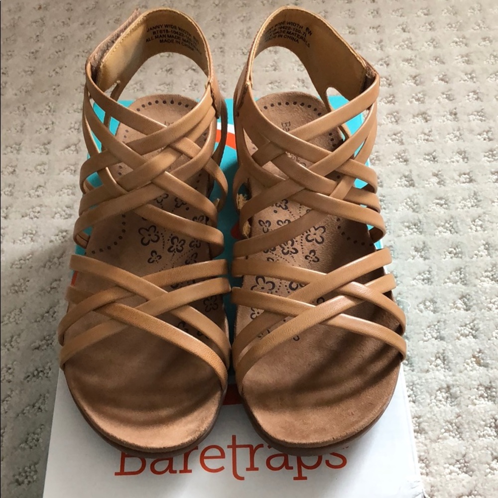 NWOT Bare Traps Janny  Sandal Caramel 8W